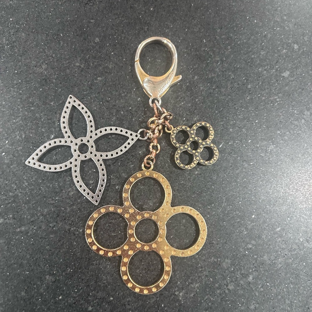 Louis Vuitton Gold and Silver Floral Key Holder